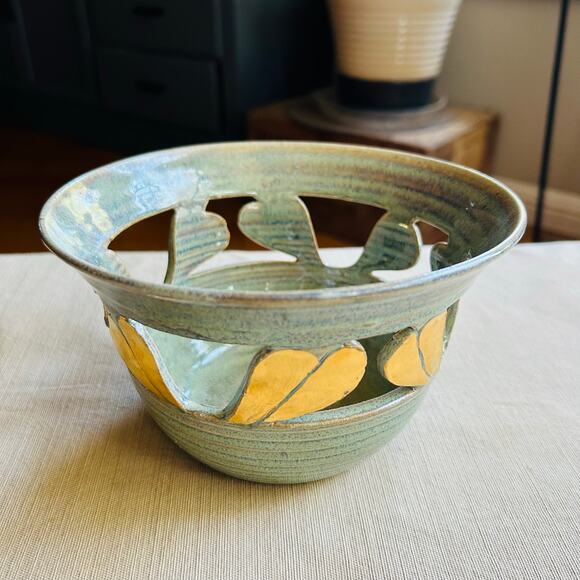 Vintage green textured Bowl Cutouts Gold leaf design signed studio art pottery - Picture 2 of 9